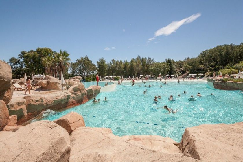 La piscine à vagues du Village, pour petits et grands !