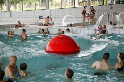 La piscine à vagues du centre Aquatica