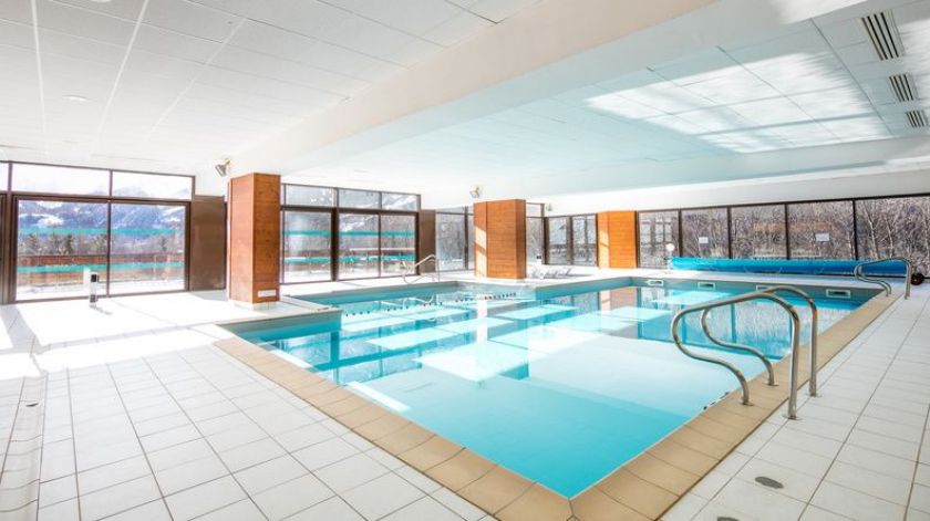 La piscine chauffée, idéale pour s'amuser et de détendre