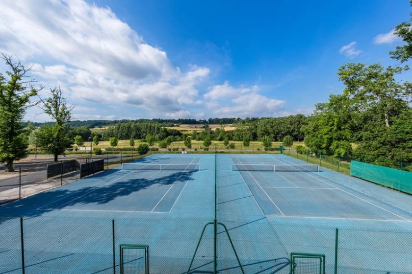 Les 3 terrains de tennis du Domaine