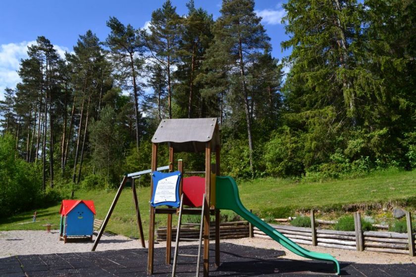 Aire de jeux et terrains de sport